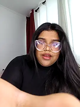Snapshot of Delya_soloexperimento chatting on 07/08/26, 01:37 Delya soloexperimento online show from 07/08/26, 01:37