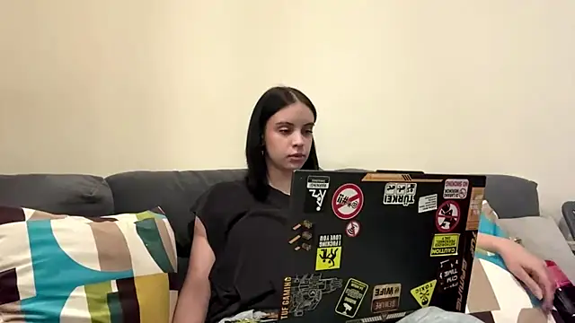 martinienjoyer online show from 06/26/26, 07:35