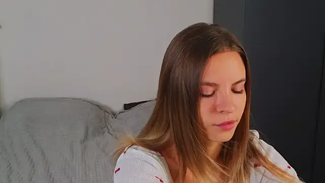 Snapshot of Chiaranotte chatting on 08/04/26, 09:34 Chiaranotte online show from 08/04/26, 09:34