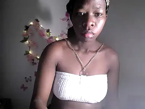 Snapshot of MaliciaRose chatting on 07/02/26, 04:35 MaliciaRose online show from 07/02/26, 04:35