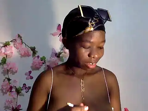 Snapshot of MaliciaRose chatting on 07/16/26, 05:41 MaliciaRose online show from 07/16/26, 05:41