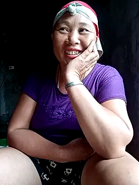 Snapshot of NyloveSquirt chatting on 07/28/26, 10:21 NyloveSquirt online show from 07/28/26, 10:21