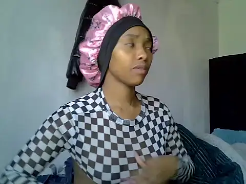 Snapshot of pretty_jaz chatting on 06/23/26, 06:11 pretty jaz online show from 06/23/26, 06:11