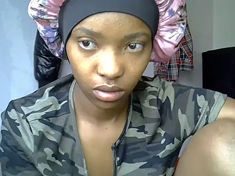 Snapshot of pretty_jaz chatting on 06/27/26, 06:51 pretty jaz online show from 06/27/26, 06:51