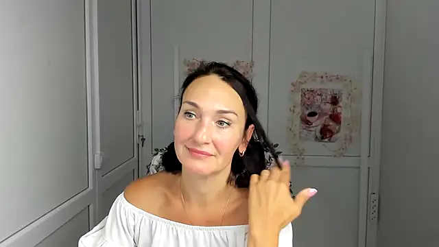 Snapshot of OliviaKateee chatting on 08/06/26, 12:18 OliviaKateee online show from 08/06/26, 12:18