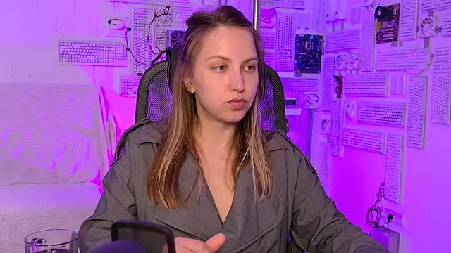 ErinWise online show from 07/17/26, 08:21