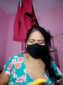 Snapshot of Noor__Malika- chatting on 07/17/26, 03:02 Noor Malika- online show from 07/17/26, 03:02