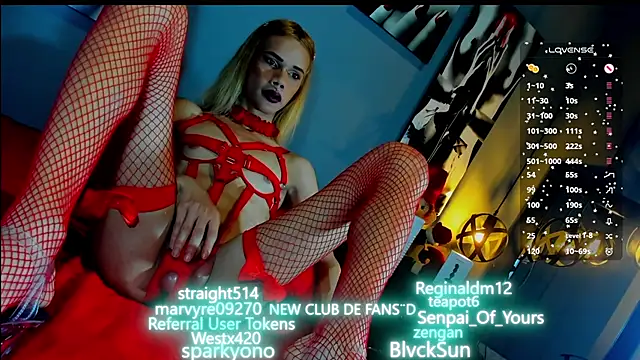 Snapshot of love_amor_ chatting on 12/24/24, 08:16 love amor  online show from 12/24/24, 08:16