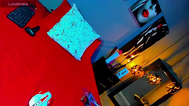 Snapshot of love_amor_ chatting on 01/19/25, 07:15 love amor  online show from 01/19/25, 07:15