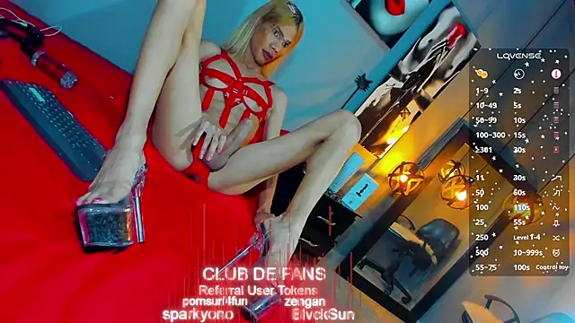 Snapshot of love_amor_ chatting on 01/26/25, 05:34 love amor  online show from 01/26/25, 05:34