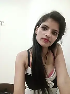 Snapshot of nehabharti23 chatting on 07/08/26, 11:42 nehabharti23 online show from 07/08/26, 11:42