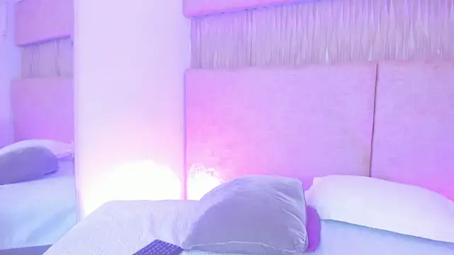 Snapshot of __Izumii__ chatting on 07/28/26, 03:21 Izumii online show from 07/28/26, 03:21