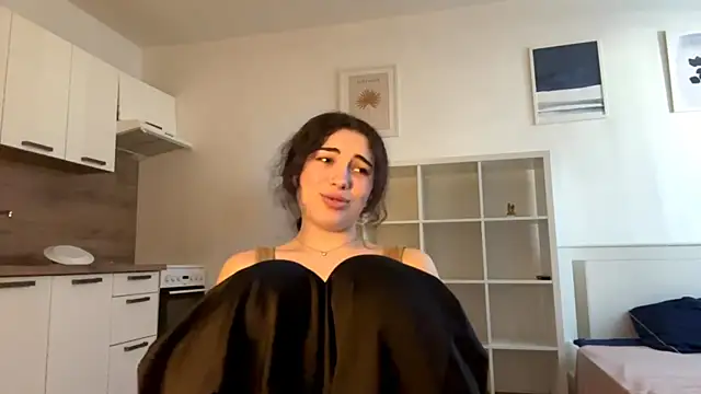 runawyin online show from 08/03/26, 12:10