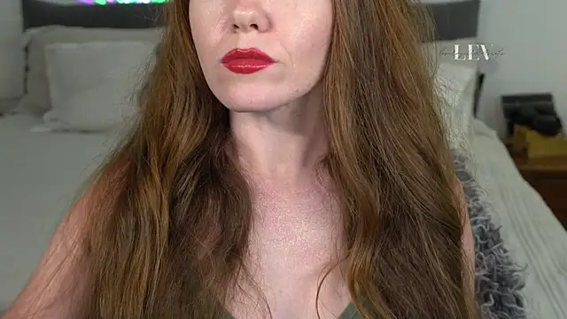 Snapshot of leverageurassets chatting on 03/26/26, 11:21 leverageurassets online show from 03/26/26, 11:21