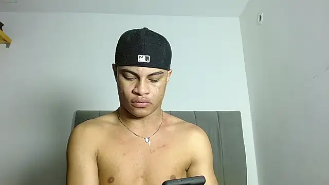 Jose And Daniel online show from 07/10/26, 04:17