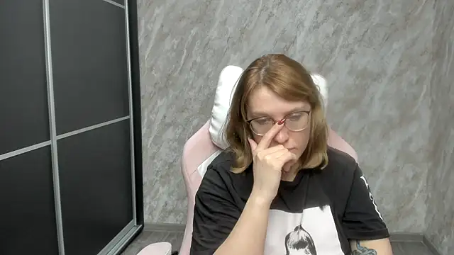Reginasmilee online show from 02/21/25, 03:21