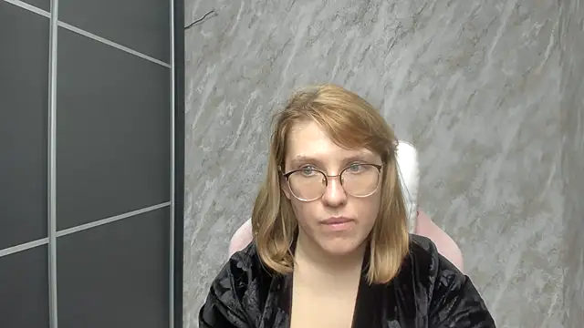 Reginasmilee online show from 02/28/25, 05:59