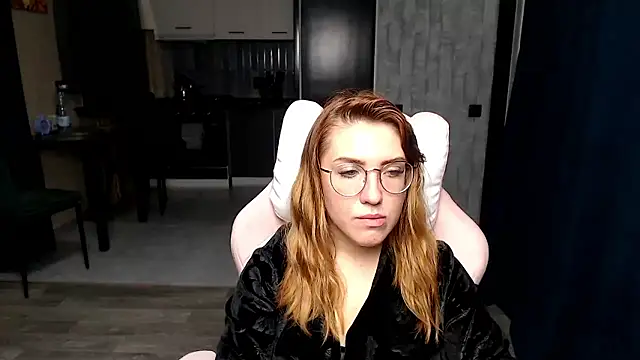 Reginasmilee online show from 11/14/25, 02:38