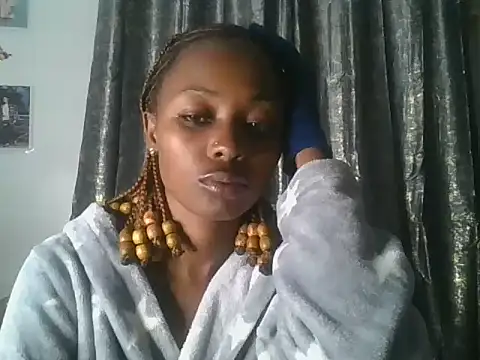 Snapshot of Prettyquueen chatting on 06/27/26, 11:43 Prettyquueen online show from 06/27/26, 11:43