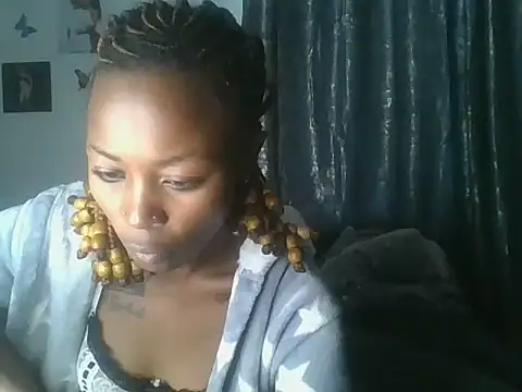 Snapshot of Prettyquueen chatting on 06/29/26, 01:33 Prettyquueen online show from 06/29/26, 01:33