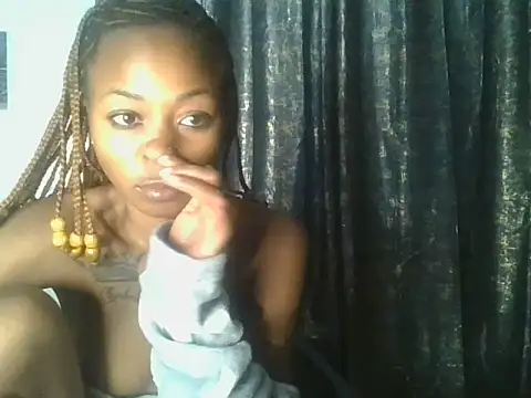 Snapshot of Prettyquueen chatting on 06/30/26, 04:02 Prettyquueen online show from 06/30/26, 04:02