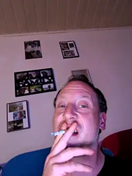 Snapshot of Geilerlutscher35 chatting on 07/26/26, 11:44 Geilerlutscher35 online show from 07/26/26, 11:44