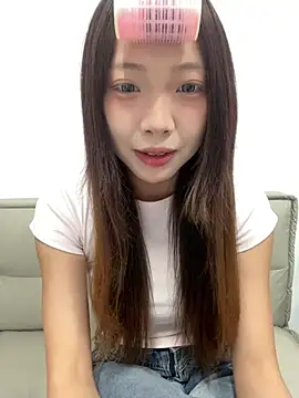 Snapshot of YY-1-1-1 chatting on 07/28/26, 07:04 YY-1-1-1 online show from 07/28/26, 07:04