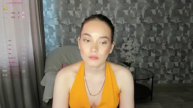 Snapshot of E_mil_y chatting on 07/28/26, 12:48 E mil y online show from 07/28/26, 12:48