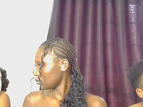 Snapshot of ebony_queen11 chatting on 07/15/26, 01:27 ebony queen11 online show from 07/15/26, 01:27