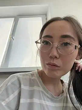 djuliwhite online show from 06/26/26, 12:42