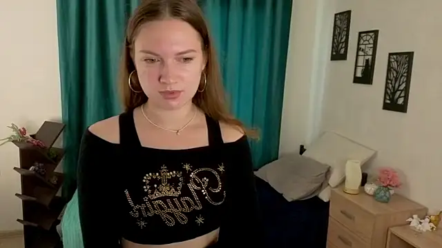 Snapshot of WillowLaigle chatting on 07/31/26, 02:11 WillowLaigle online show from 07/31/26, 02:11