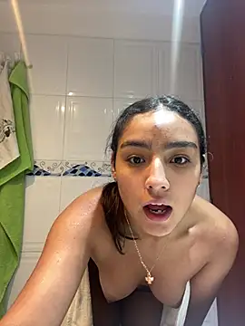 mialuxuryyx online show from 06/27/26, 11:04