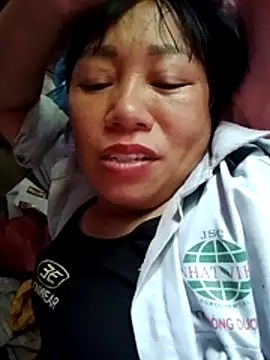 Snapshot of Moon_squirtt chatting on 07/01/26, 04:58 Moon squirtt online show from 07/01/26, 04:58