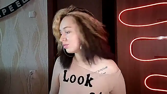 Snapshot of ElianaFox_ chatting on 07/09/26, 08:29 ElianaFox online show from 07/09/26, 08:29