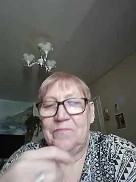 Snapshot of Molli1408 chatting on 07/10/26, 10:40 Molli1408 online show from 07/10/26, 10:40