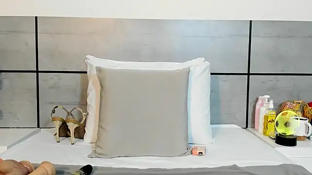 susanthomass online show from 06/27/26, 07:19