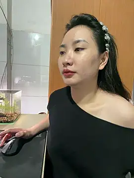Snapshot of QuynhAnh68 chatting on 07/04/26, 02:45 QuynhAnh68 online show from 07/04/26, 02:45