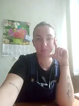 Snapshot of RavennaReyn chatting on 07/10/26, 09:45 RavennaReyn online show from 07/10/26, 09:45