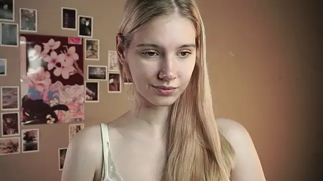Snapshot of ElaineBerum chatting on 07/25/26, 07:28 ElaineBerum online show from 07/25/26, 07:28