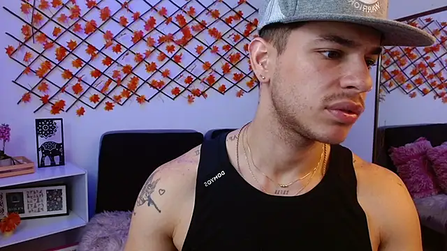  Juan023  online show from 07/07/26, 04:04