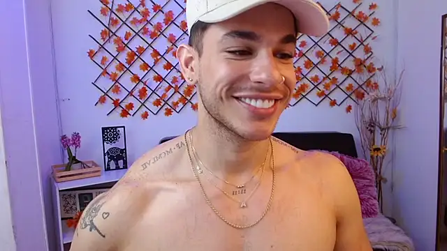  Juan023  online show from 07/08/26, 02:27
