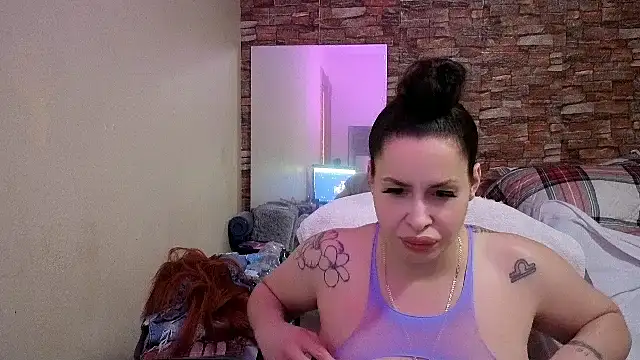 Snapshot of imisamoore69 chatting on 02/19/26, 01:45 imisamoore69 online show from 02/19/26, 01:45