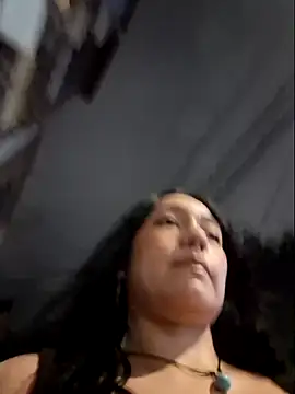 Snapshot of _Evelyn25_ chatting on 07/04/26, 12:39 Evelyn25 online show from 07/04/26, 12:39