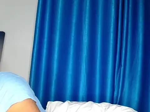 Snapshot of slimseduction chatting on 07/05/26, 04:03 slimseduction online show from 07/05/26, 04:03