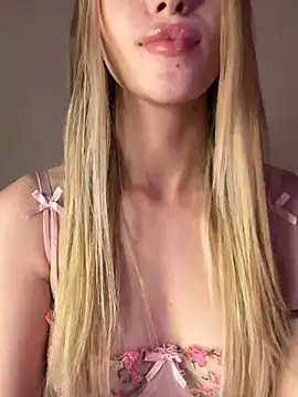 BellaSwan- online show from 07/07/26, 07:23