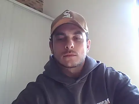 Snapshot of Marcelothegreek chatting on 07/04/26, 10:21 Marcelothegreek online show from 07/04/26, 10:21