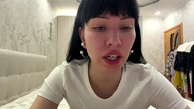 Snapshot of DomenicaLowe chatting on 07/09/26, 08:46 DomenicaLowe online show from 07/09/26, 08:46