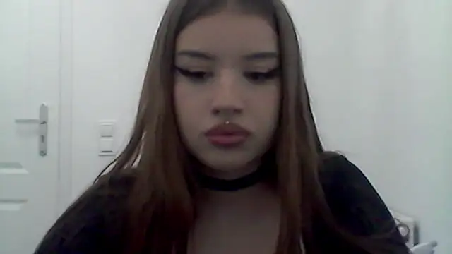Snapshot of MollyHotTeen chatting on 07/10/26, 02:30 MollyHotTeen online show from 07/10/26, 02:30