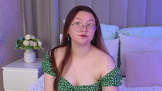 Snapshot of SophiaaBelle chatting on 07/09/26, 03:32 SophiaaBelle online show from 07/09/26, 03:32