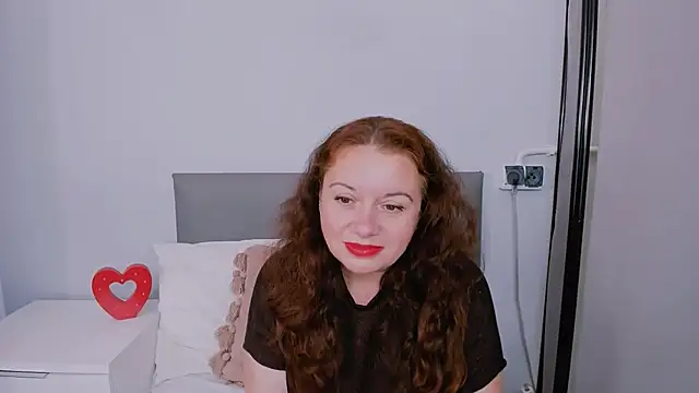 Snapshot of ElisabethLovee chatting on 07/08/26, 02:21 ElisabethLovee online show from 07/08/26, 02:21